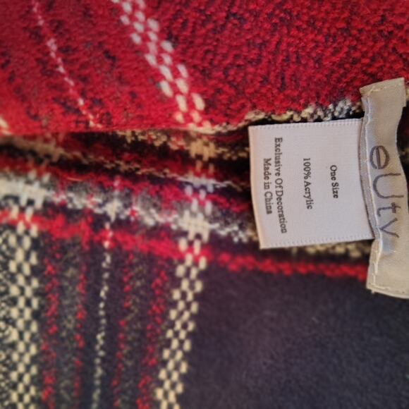 Elegant Oversized Shawl — 75” x 22” Wrap - Picture 5 of 5